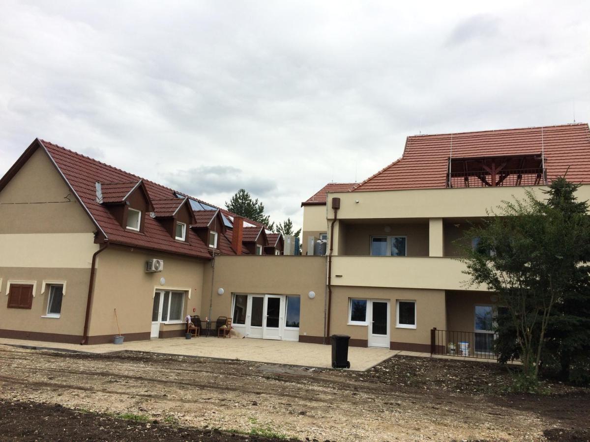 BogácsHarmonia Panzio公寓 外观 照片